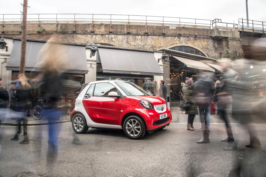  Smart ForTwo Passion Cabrio 2016 года  (UK) (фото 9 из 30)